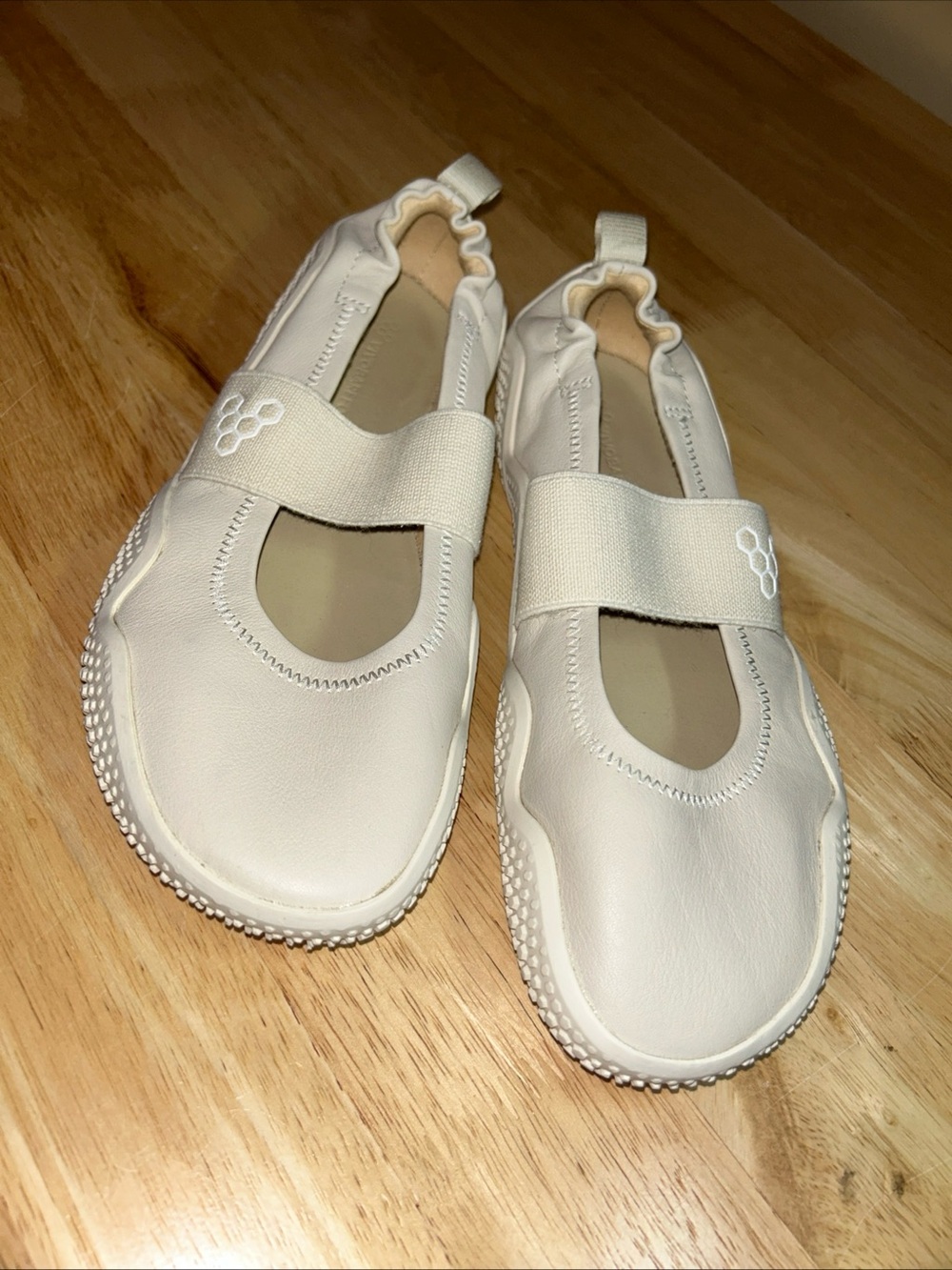 NWOB Vivobarefoot Motus Mary Jane Mesh Slip On Womens Flat In Sand EU 40 US 9 W